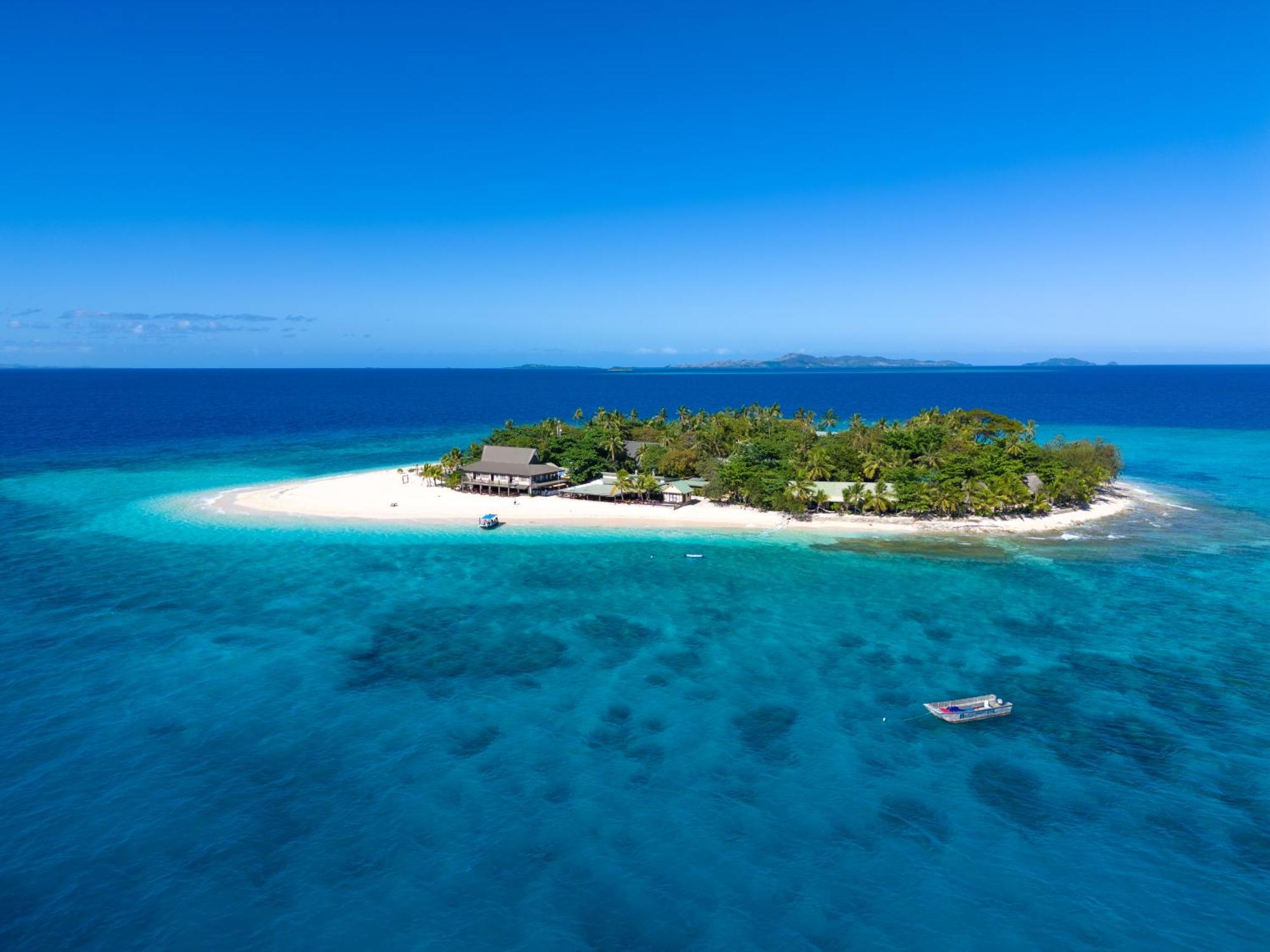 Beachcomber Island Resort Екстериор снимка