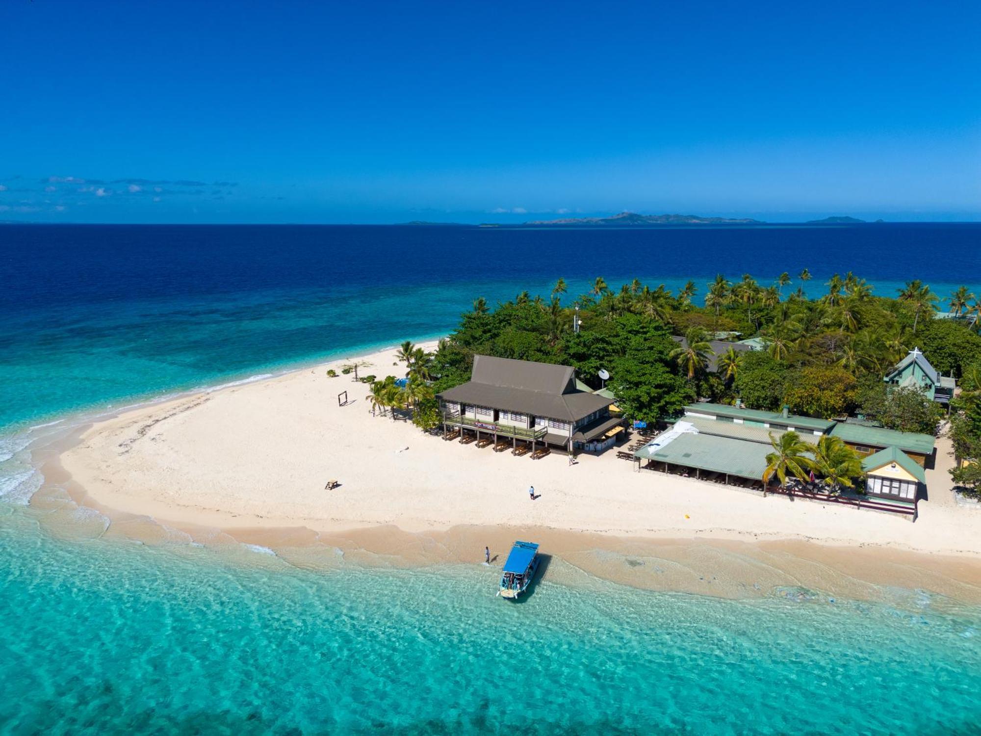 Beachcomber Island Resort Екстериор снимка
