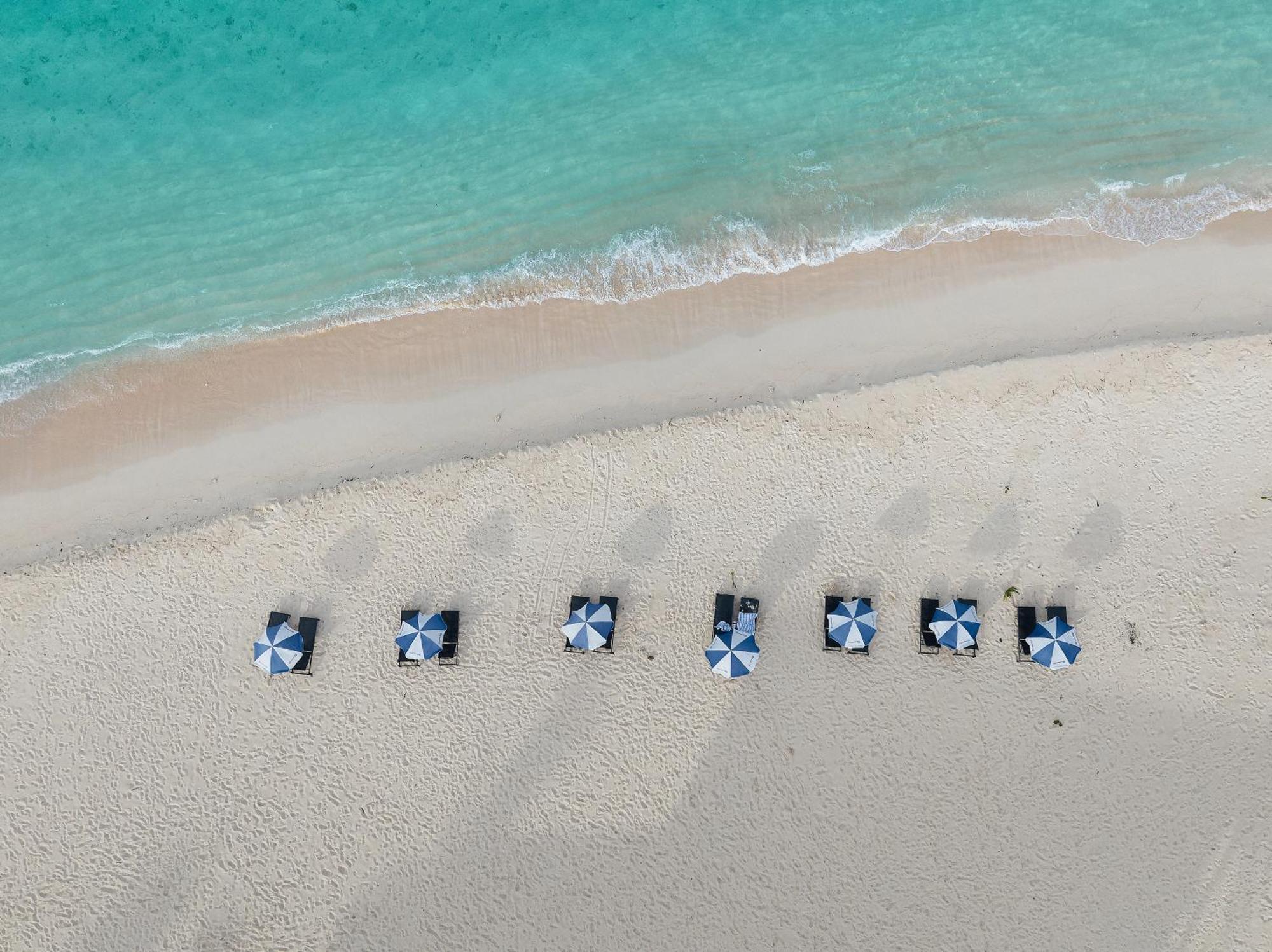 Beachcomber Island Resort Екстериор снимка